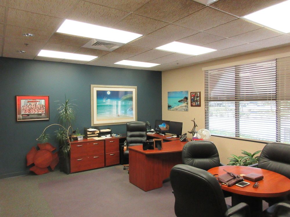 In the News Inc. Industrial Manuf. Flex Building: 8517 Sunstate St, Tampa, FL 33634